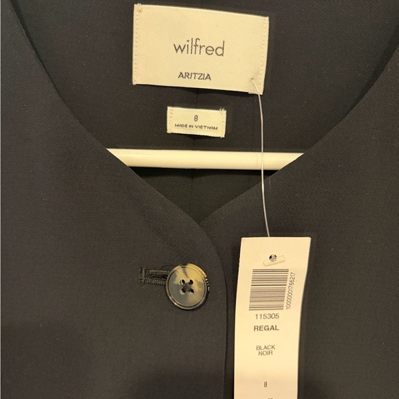 Aritzia Regal Vest - Picture 3 of 4